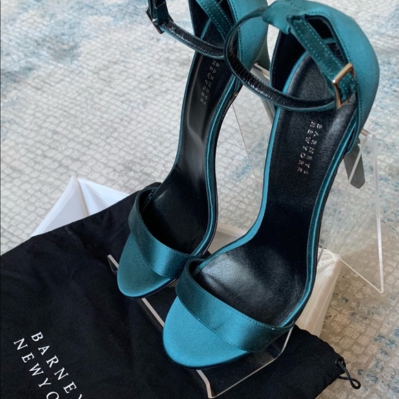 🆕 BARNEYS NY ANKLE-STRAP SANDALS - Picture 13 of 15